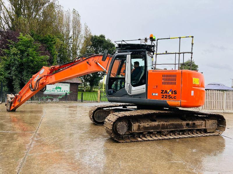 HITACHI ZX225USRLC-3 EXCAVATOR *YEAR 2013* C/W QUICK HITCH *VIDEO*