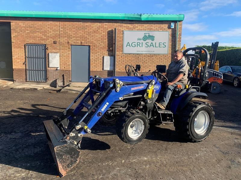 FARMTRAC 4WD 22HP COMPACT TRACTOR*ONLY 324 HOURS*AS NEW*VIDEO*