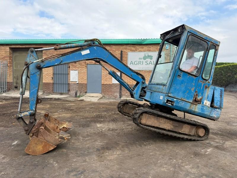 BOBCAT 231 EXCAVATOR*C/W SELECTION OF BUCKETS*VIDEO*