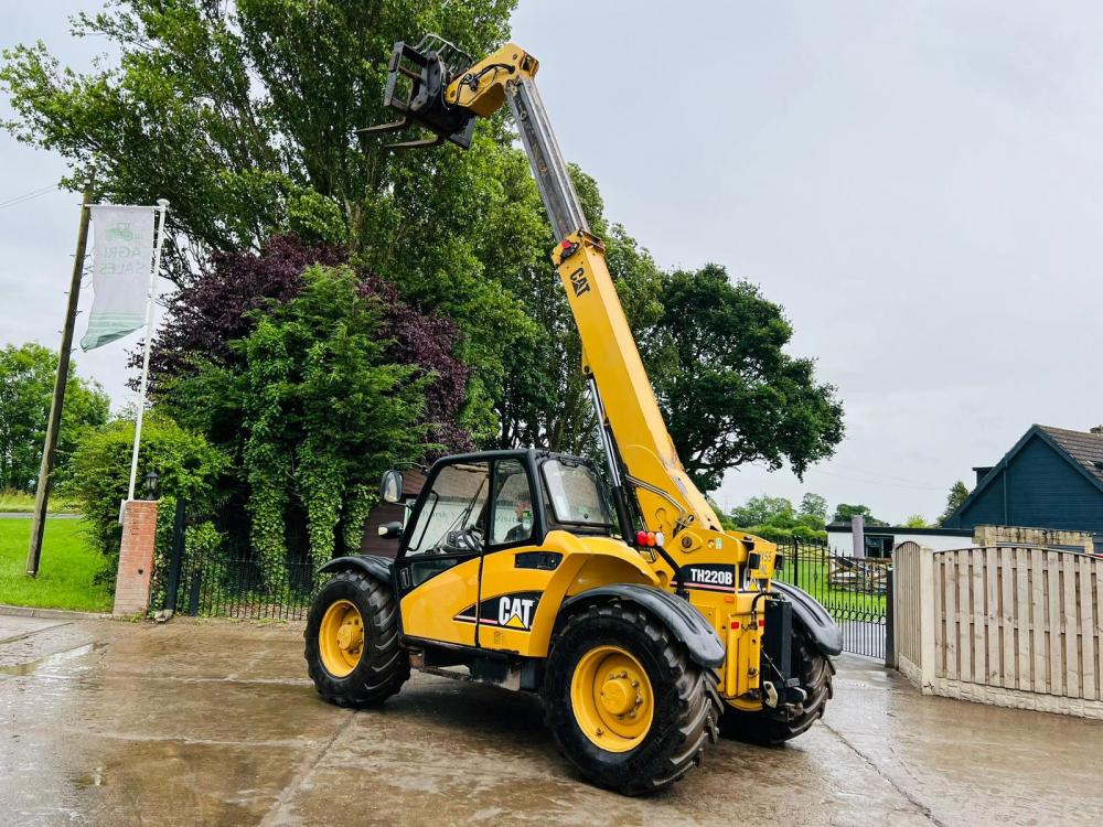 CATERPILLAR TH220B 4WD TELEHANDLER *AG-SPEC, 6452 HOURS* C/W PICK UP HITCH *VIDEO*
