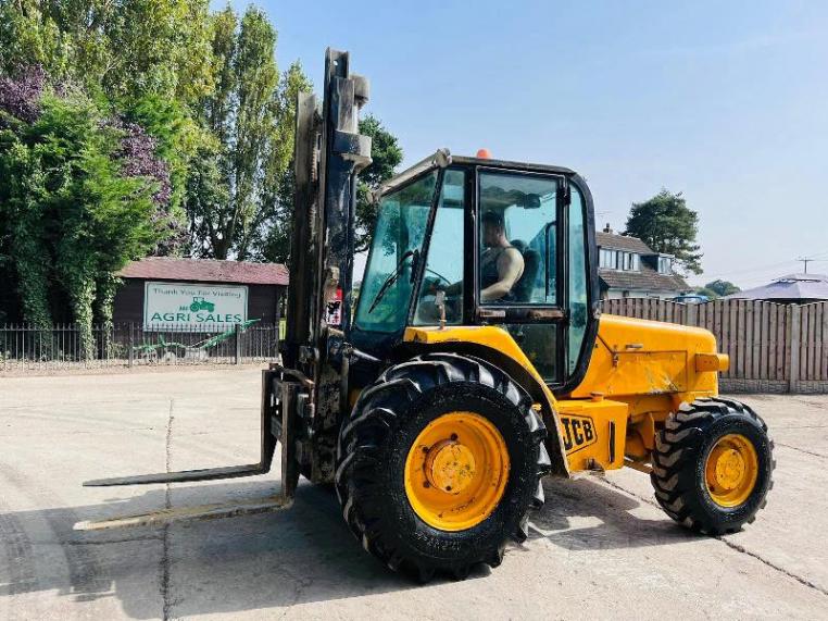 JCB 926 4WD ROUGH TERRIAN FORKLIFT C/W 2 STAGE MAST & PALLET TINES *VIDEO*