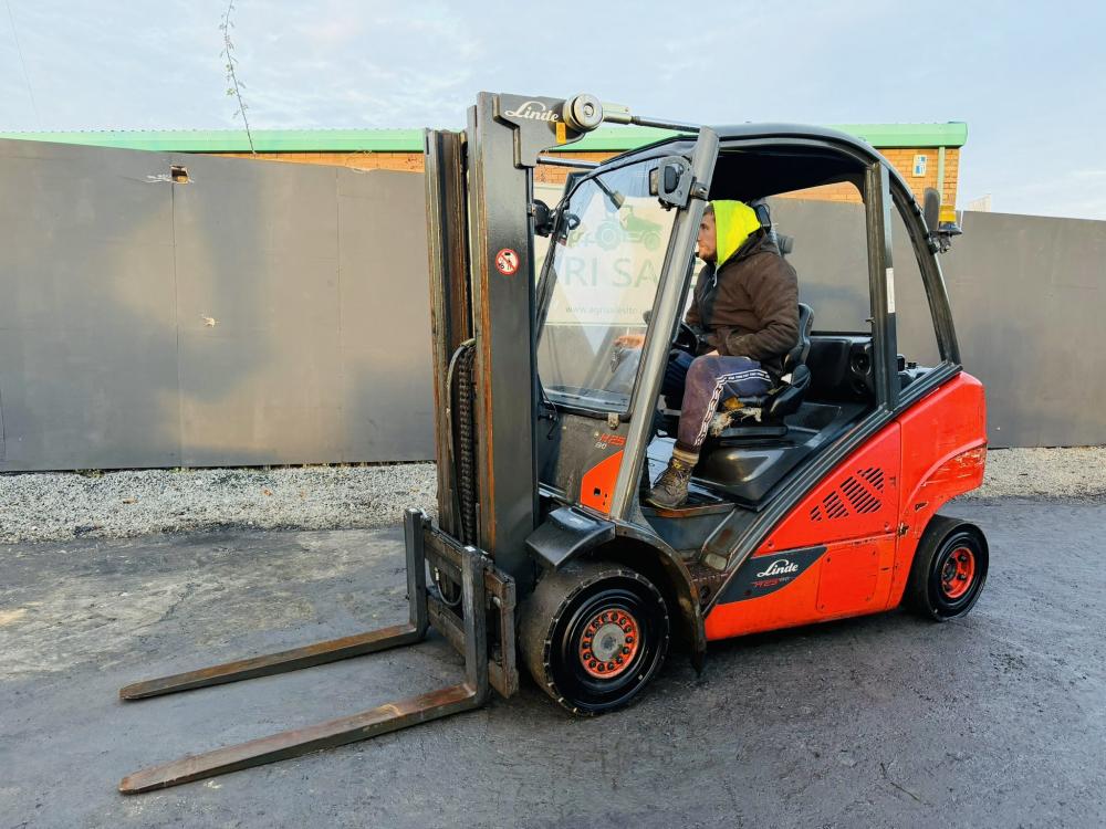 LINDE H25D-02 FORKLIFT*YEAR 2015*C/W PALLET TINES*VIDEO*
