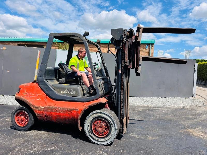 LINDE H45D 3 STAGE MAST FORKLIFT*C/W ROTATING PALLET TINES*VIDEO*
