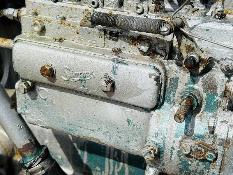 6 CYLINDER FORD MARINE ENGINE*VIDEO*