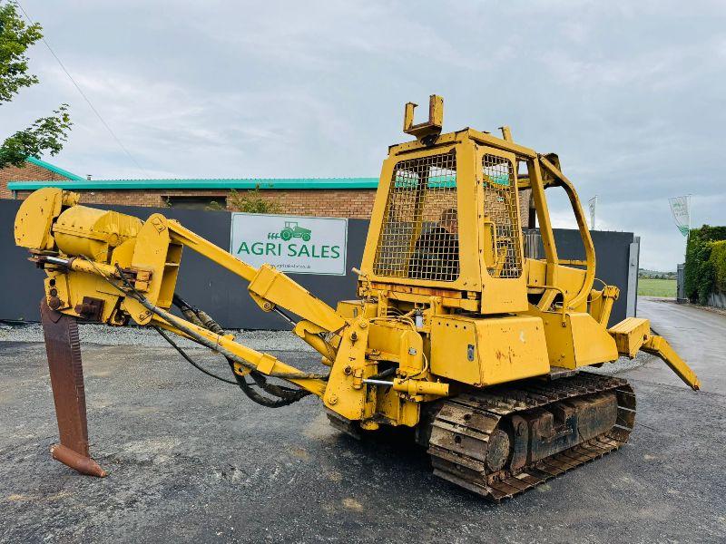 VERMEER FLX75 PLOW*C/W PLOW*READING 1555 HOURS*STEERING WHEEL*VIDEO*