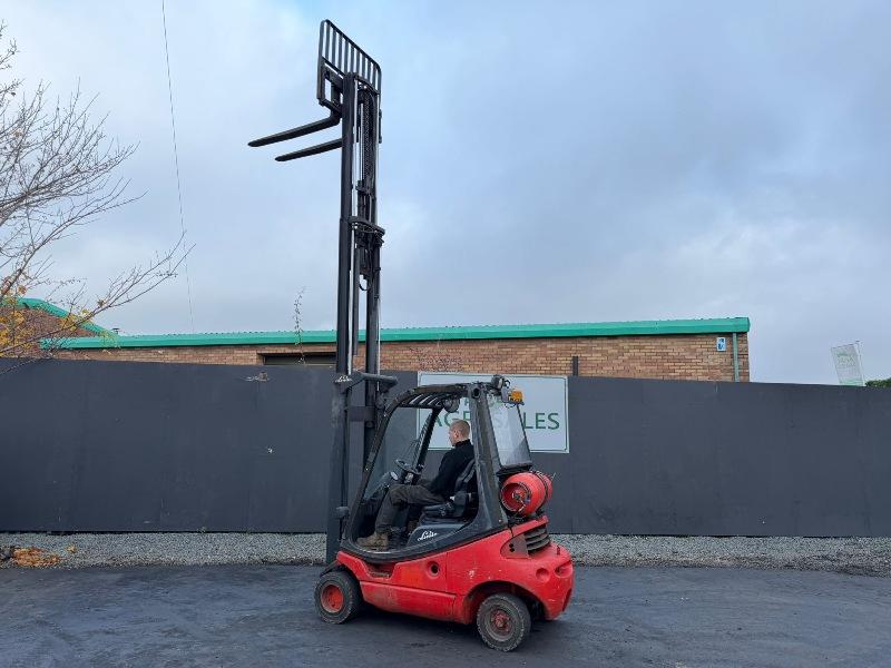 LINDE H20T-03 3 STAGE MASTED FORKLIFT*C/W SIDESHIFT*VIDEO*