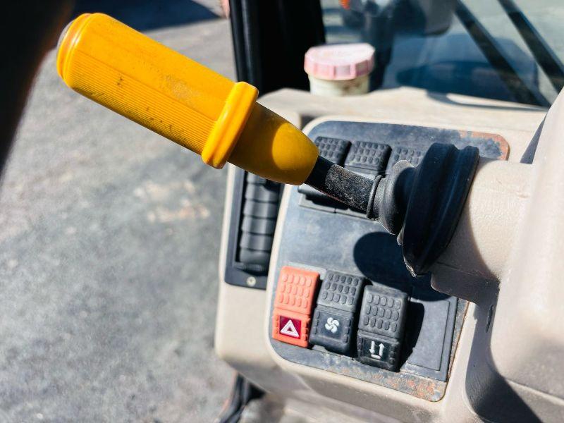 JCB 526S TELEHANDLER JOYSTICK CONTROL*C/W PALLET TINES*VIDEO*