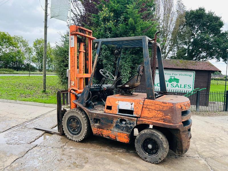 TOYOTA 02-2FD35 DIESEL FORK LIFT C/W 3 STAGE MAST *VIDEO*