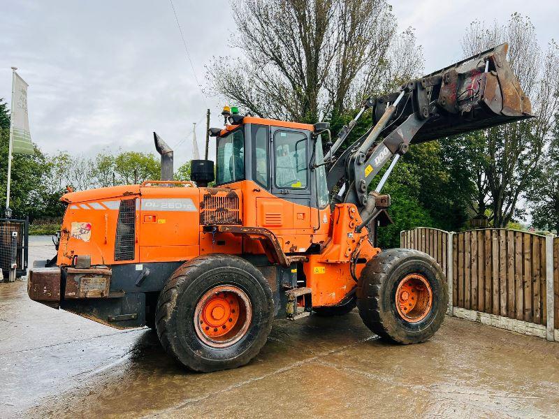 DOOSAN DL 250 4WD LOADING SHOVEL *YEAR 2012* C/W THREE IN ONE BUCKET *VIDEO*