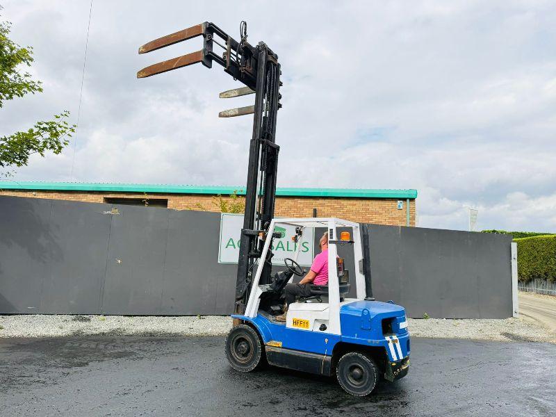 HYSTER H2.50XM FORKLIFT*C/W HYDRAULIC ROTATING BAIL GRAB*VIDEO*