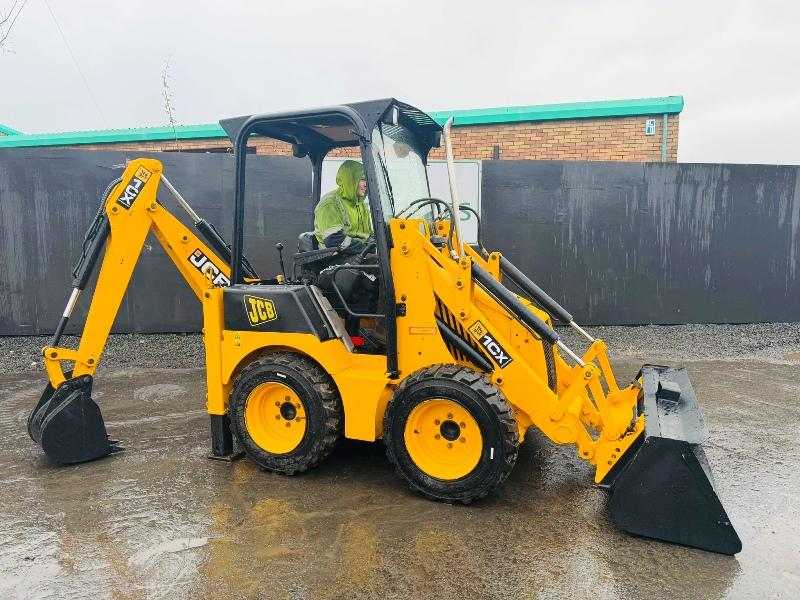 JCB 1CX BACKHOE DIGGER*C/W BUCKET*VIDEO*