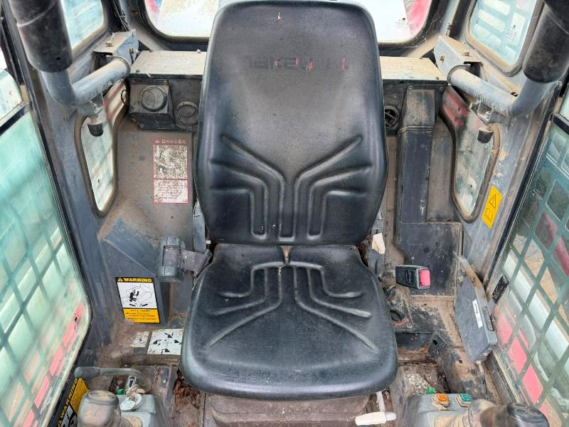 TAKEUCHI TL130 SKIDSTEER*C/W BUCKET AND TINES*2274 HOURS*VIDEO*