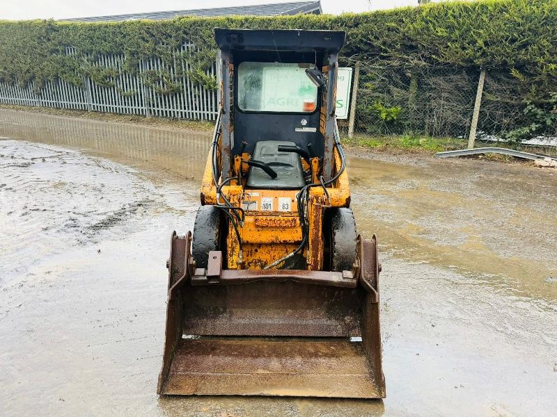 CASE 1825B SKIDSTEER*SPARES AND REPAIRS*C/W 3 IN 1 BUCKET*VIDEO*