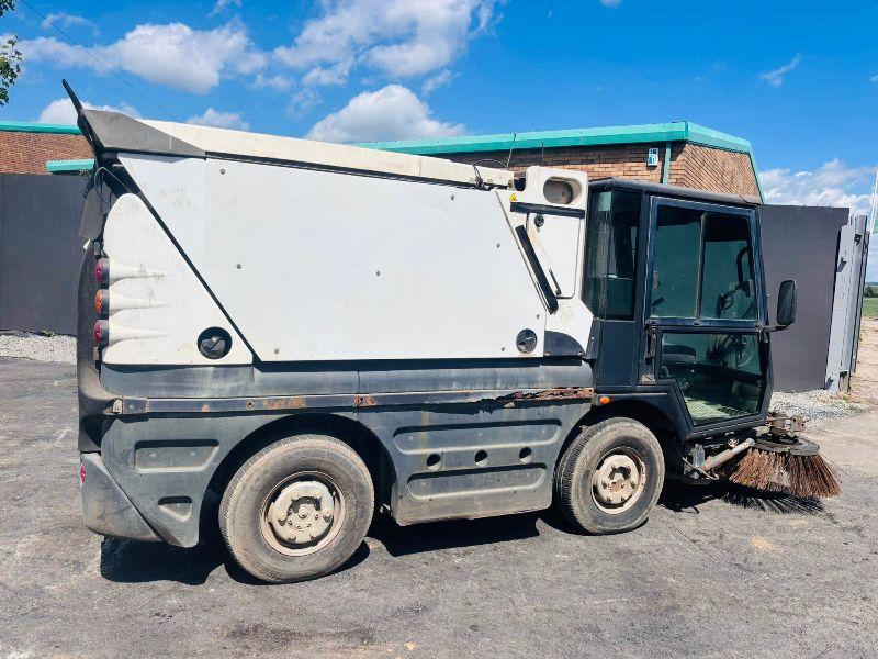 SCHMIDT COMPACT 200 COMPACT SWEEPER*YEAR 2011*VIDEO*