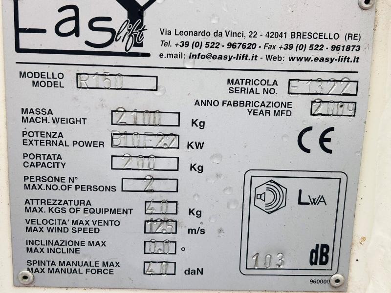 EASYLIFT TRACKED MANLIFT*C/W SAFETY BASKET*ONLY 1211 HOURS*VIDEO*