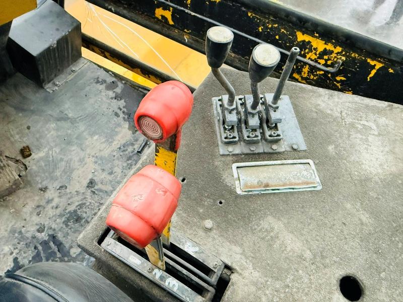 DCH DOH 12 TONNE 2 STAGE MAST LIFT *C/W 8FT TINES*VIDEO*