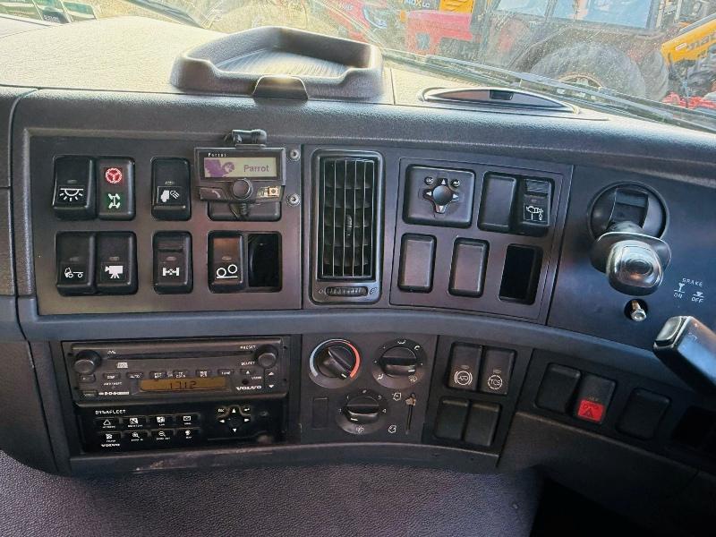 VOLVO FM 8X4 BEAVER TAIL LORRY*CRANE REMOVED*VIDEO*