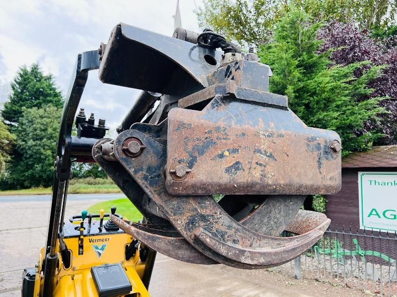 VERMEER S725TX TRACKED LOADER *YEAR 2016, 1292 HOURS* C/W BUCKET, TINES & GRAB*VIDEO* 