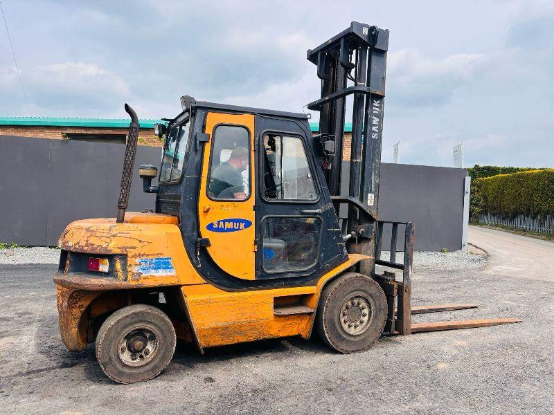 SAMUK SF40D FORKLIFT *C/W PALLET TINES*VIDEO*