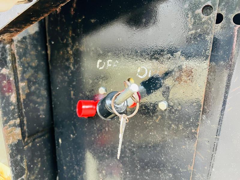 INGERSOL RAND SD-122DX TF ROLLER *4880 HOURS* C/W FULLY GLAZED CABIN *VIDEO*