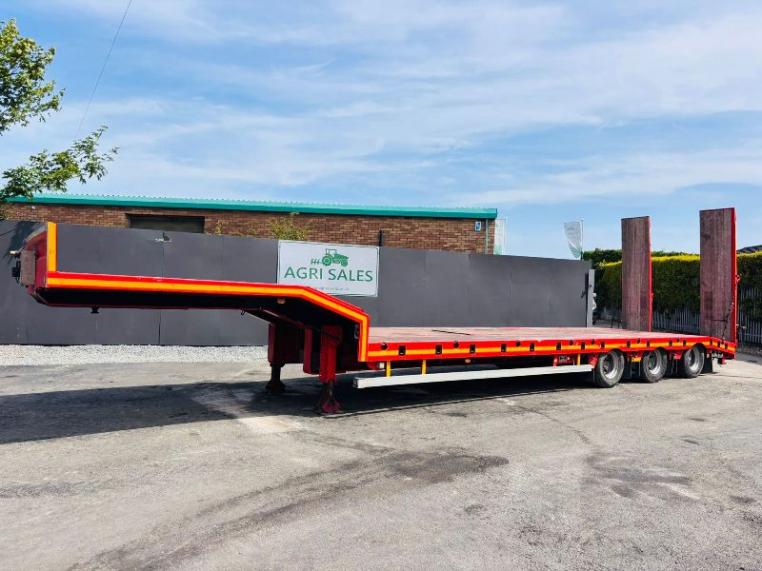 ROJO TRI AXLE LOW LOADER * YEAR 2013*C/W HYDRAULIC RAMPS*VIDEO*