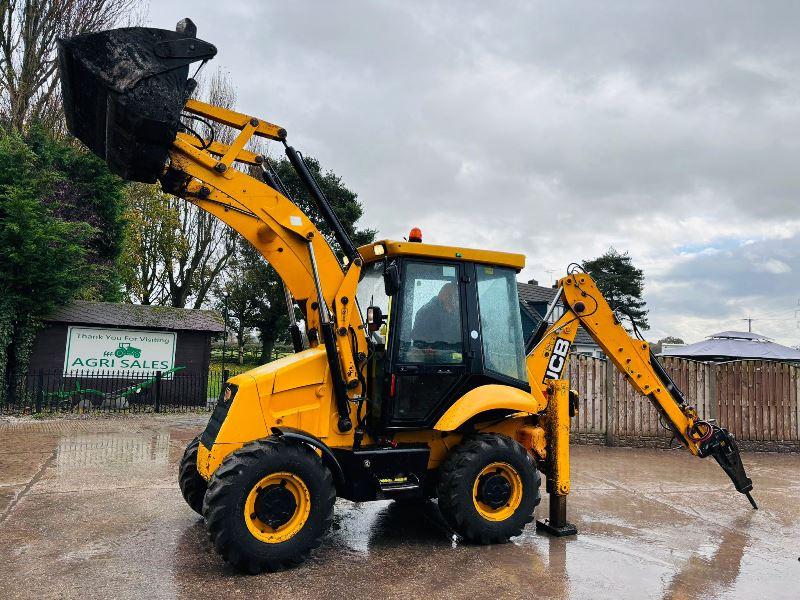 JCB 2CX 4WD STREET MASTER *YEAR 2011, 2461 HOURS* C/W HYDRAULIC BREAKER *VIDEO*