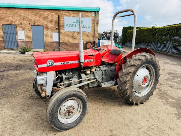 MASSEY FERGUSON 135 TRACTOR 2WD*C/W ROLL BAR*VIDEO*
