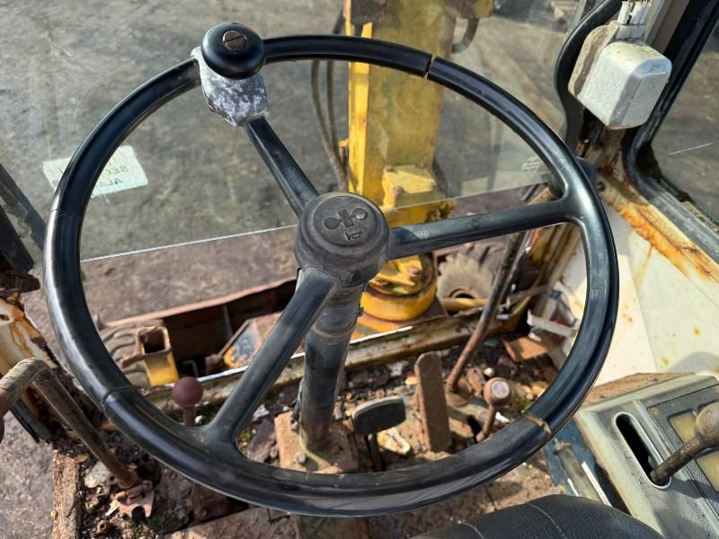 KOMATSU PW30 WHEELED EXCAVATOR*C/W BUCKET*VIDEO*