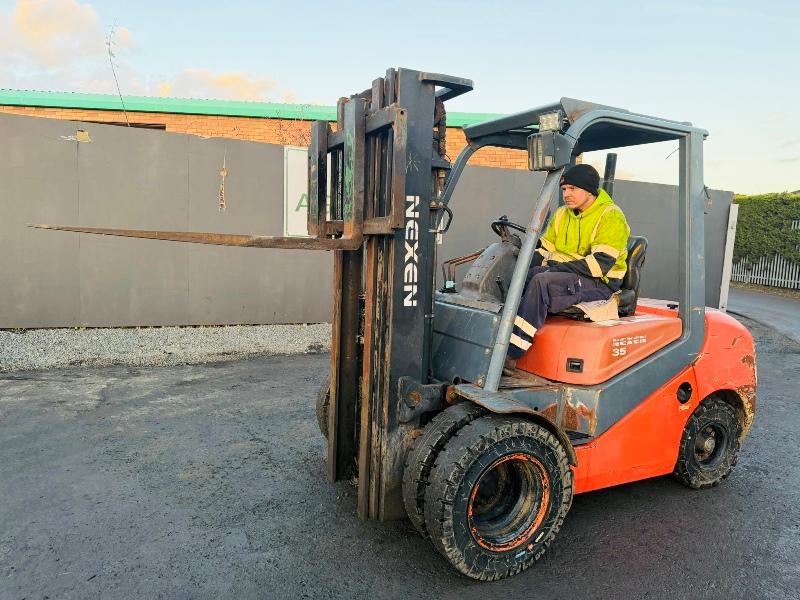 NEXEN FD35 CONTAINER SPEC FORKLIFT*C/W PALLET TINES*YEAR 2015*VIDEO*