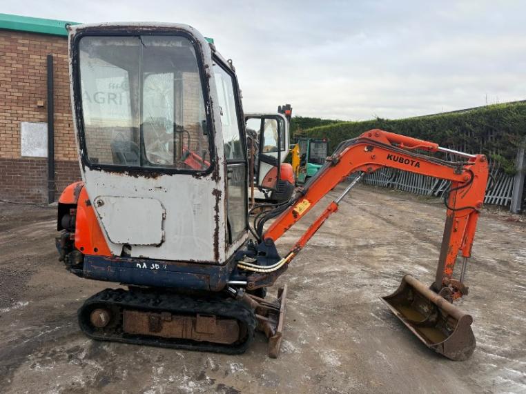 KUBOTA KX36-2 *ENGINE STARTS BUT DOESNT OPERATE*VIDEO*