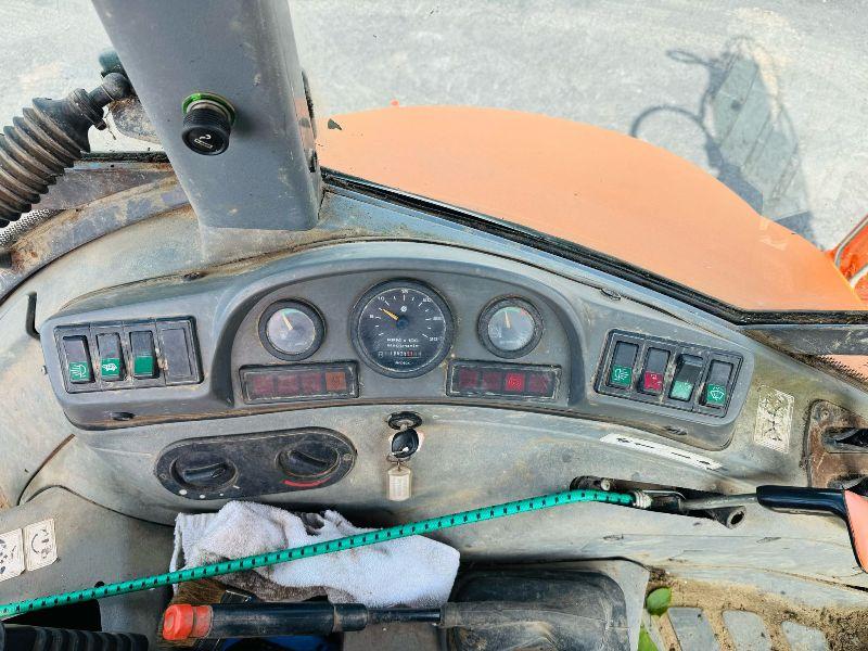 FIAT HITACHI FB100 FRONT LOADER AND DIGGER*C/W 4 IN 1 BUCKET AND PALLET TINES*VIDEO*