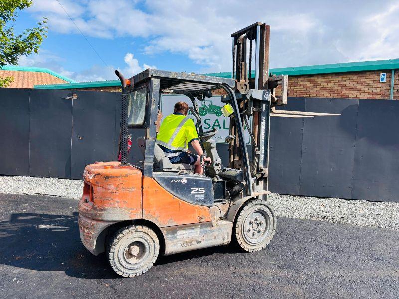 DOOSAN D25S-5 2 STAGE MAST FORKLIFT*YEAR 2012*VIDEO*