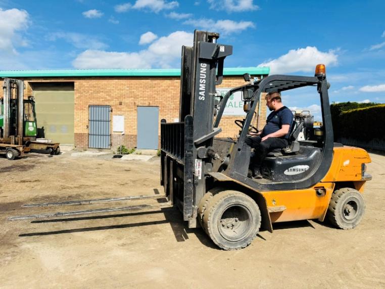 SAMSUNG FX45D FORKLIFT*C/W PALLET TINES*VIDEO*