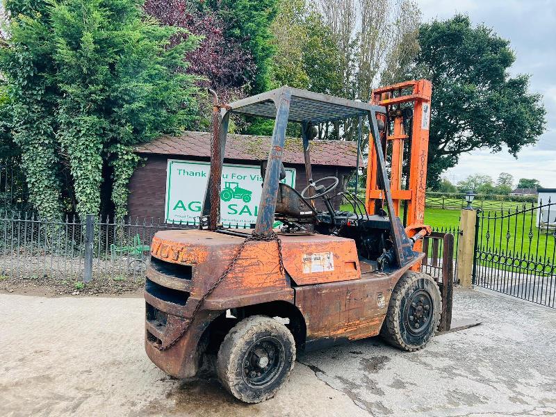 TOYOTA 02-2FD35 DIESEL FORK LIFT C/W 3 STAGE MAST *VIDEO*