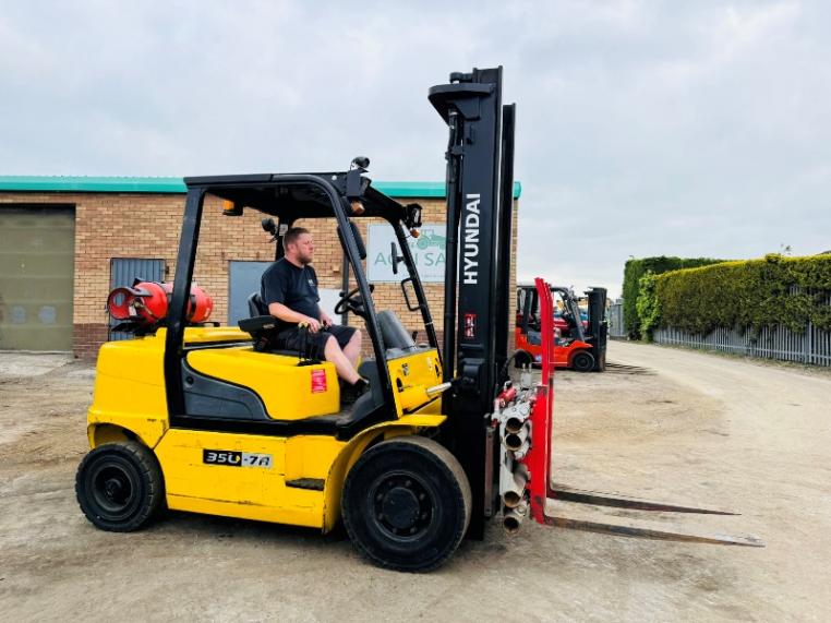 HYUNDAI 35L-7A FORKLIFT*C/W FORK POSITIONER*YEAR 2016*VIDEO*