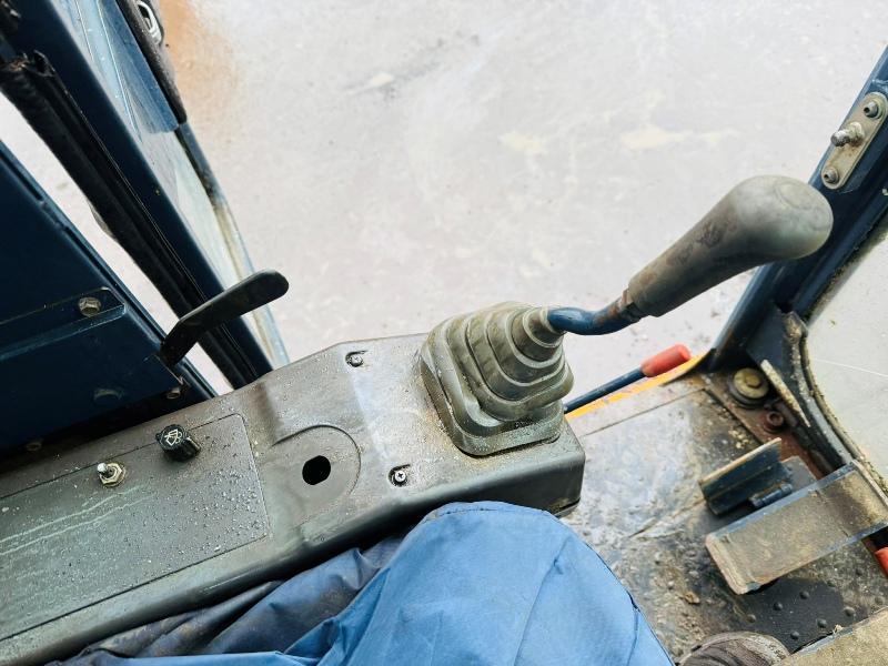 HANIX H50B EXCAVATOR*C/W QUICK HITCH AND 3 BUCKETS*VIDEO*