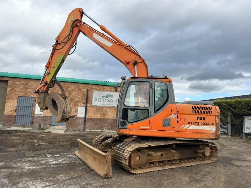 DOOSAN DX140LC EXCAVATOR*YEAR 2012*C/W GRAPPLE*VIDEO*