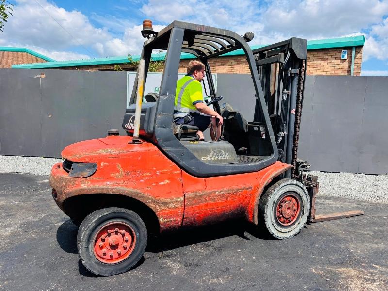 LINDE H45D 3 STAGE MAST FORKLIFT*C/W ROTATING PALLET TINES*VIDEO*
