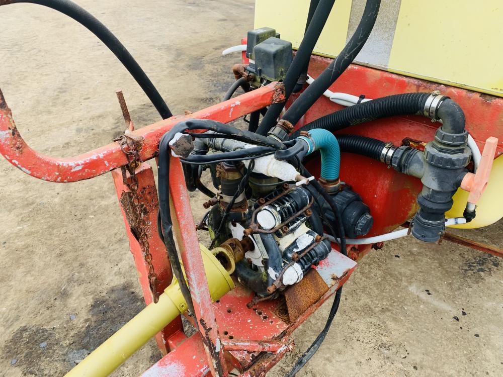 SINGLE AXLE TOWABLE SPRAYER*C/W PTO*VIDEO*