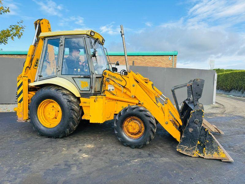 JCB 3CX PROJECT 8 4WD*C/W 4 IN 1 BUCKET + 3 REAR BUCKETS*VIDEO*