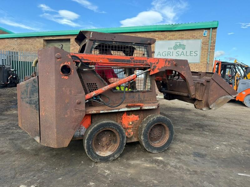 THOMAS SKIDSTEER*C/W BUCKET*VIDEO*