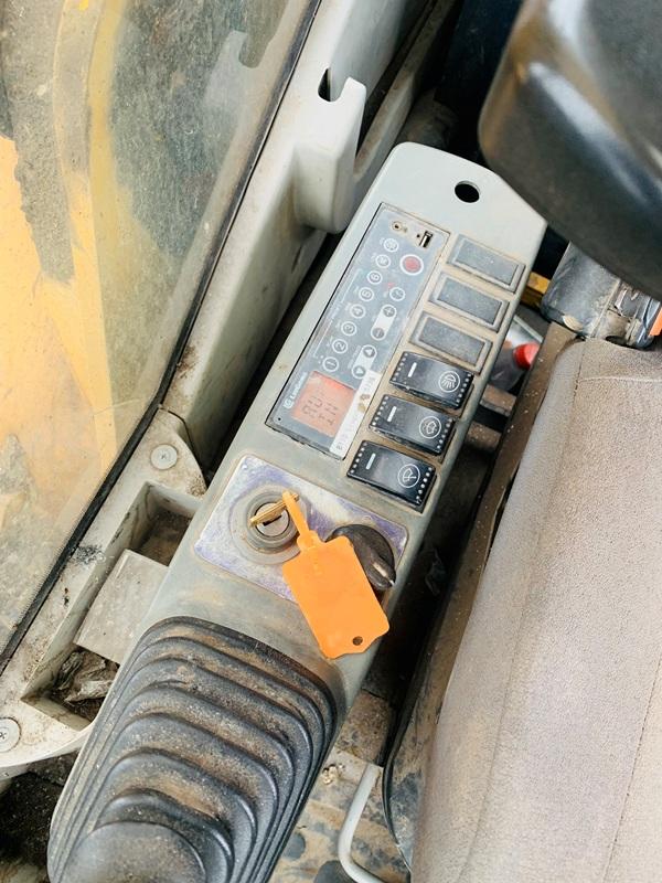 LIUGONG CLG922E EXCAVATOR*YEAR 2014*C/W BUCKET*VIDEO*