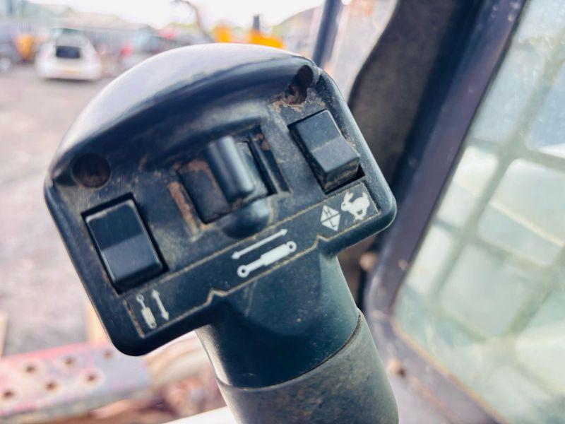 BOBCAT 773 HIGH LIFT TURBO SKIDSTEER*C/W PALLET TINES*VIDEO*