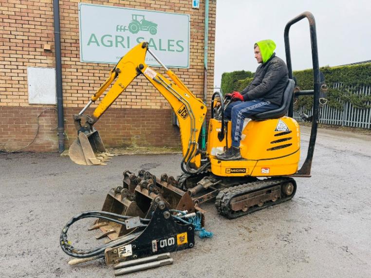 JCB MICRO TRACKED EXCAVATOR *1664 HOURS* C/W 5 BUCKETS*VIDEO*