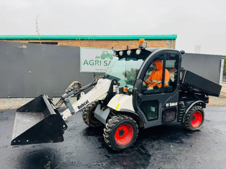 BOBCAT 5600 TOOLCAT UTILITY WORK MACHINE*3913 HOURS*C/W BUCKET*VIDEO*