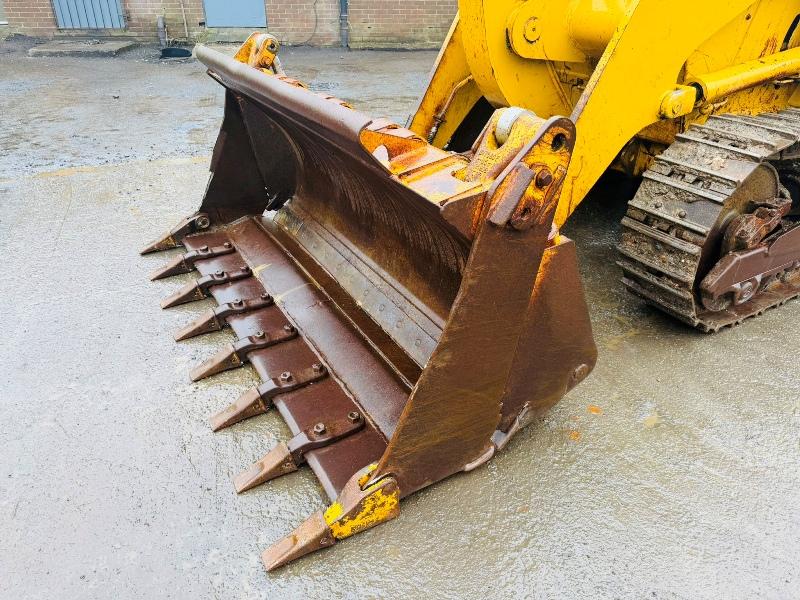 CATERPILLAR 943 TRACKED LOADER*C/W 3 IN 1 BUCKET*VIDEO*