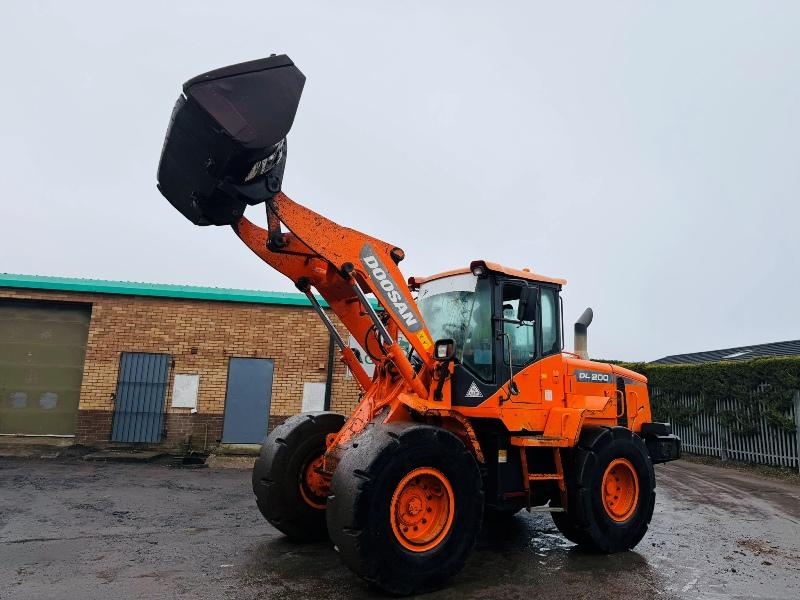 DOOSAN DL200-3 LOADING SHOVEL*C/W BUCKET*YEAR 2015*VIDEO*