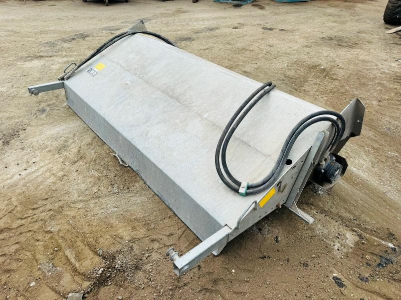 BUCKET SWEEPER BRUSH*YEAR 2012*VIDEO*