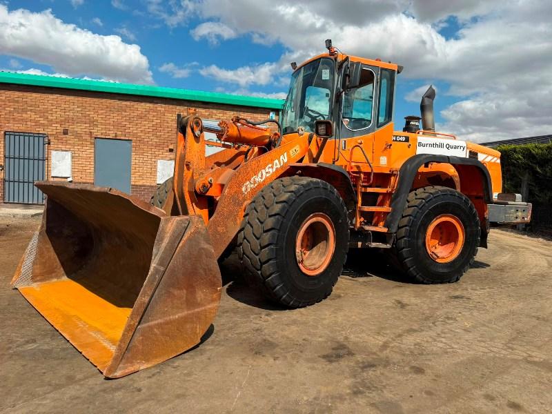 DOOSAN DL300 LOADING SHOVEL*C/W BUCKET*VIDEO*