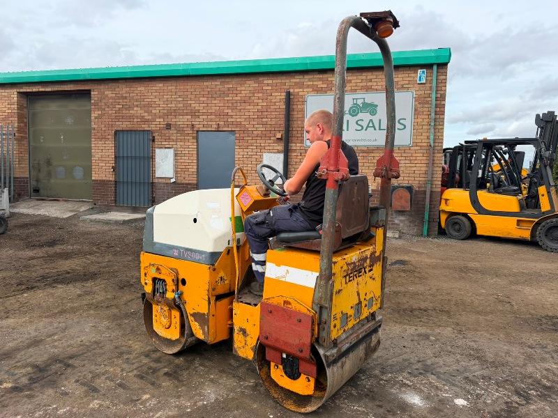 BENFORD TV800-1 VIBRATING ROLLER*C/W ROLL BAR*VIDEO*